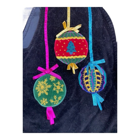 VTG Christmas Sweater Vest Womens Size MED Ornaments Signature Northern Isles - Picture 3 of 7